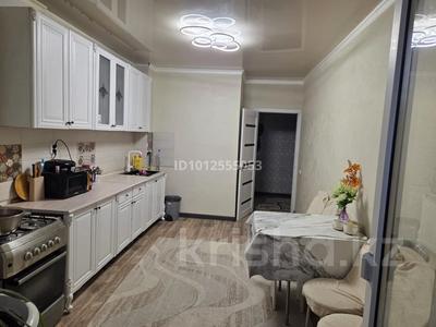 2-комнатная квартира · 70 м² · 4/6 этаж, Акотау 20 за 30 млн ₸ в Уральске