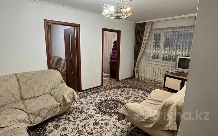4-комнатная квартира · 63 м² · 2/5 этаж, Майкудук, 15й микрорайон 8 за 13.5 млн ₸ в Караганде, Алихана Бокейханова р-н — фото 6