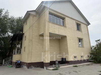 Отдельный дом · 5 комнат · 300 м² · 16 сот., Жанадаур за 700 000 ₸ в Алатау