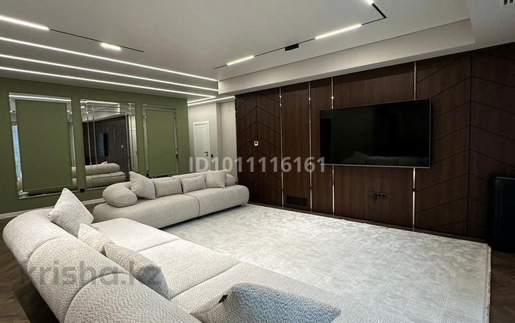 4-бөлмелі пәтер · 190 м² · 2/5 қабат, мкр Самал-2, Фурманова 67, бағасы: 270 млн ₸ в Алматы, Медеуский р-н — фото 2