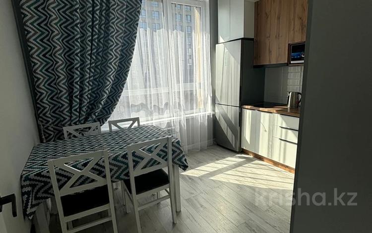 1-комнатная квартира, 42 м², 9/14 этаж помесячно, Утеген батыра