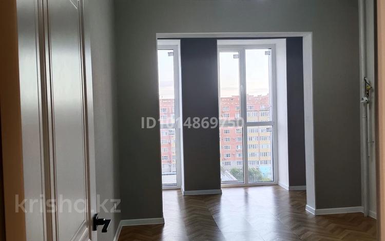 1-комнатная квартира · 55 м² · 8/10 этаж, мкр 8, Санкибай батыра за 28.5 млн ₸ в Актобе — фото 2