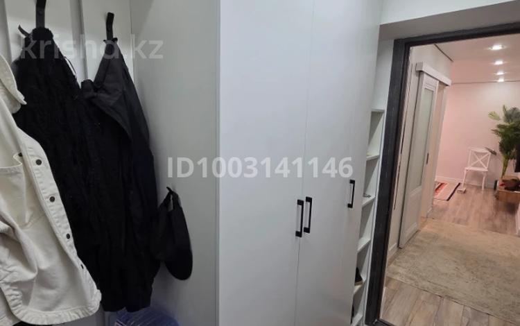 3-комнатная квартира · 64 м² · 5/5 этаж, Абая 88/1 — Мухита за ~ 25.1 млн ₸ в Уральске, мкр Школьник — фото 2