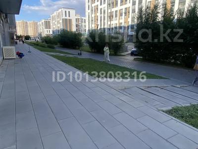 Еркін, кеңселер, дүкендер мен бутиктер, қоғамдық тамақтану орны, сұлулық салондары, медорталықтар мен дәріханалар, білім орталықтары, ойын-сауық, кабинеттер және жұмыс орындары, студиялар · 76 м², бағасы: 1 млн ₸ в Астане, Нура р-н