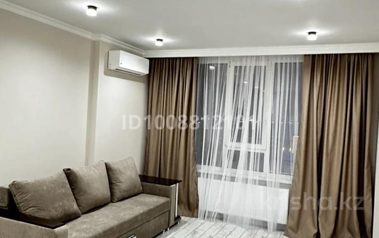 2-бөлмелі пәтер · 60 м² · 7/9 қабат, мкр Нурсая, Таумуш Жумагалиева 69/3, бағасы: 400 000 ₸ в Атырау — фото 2