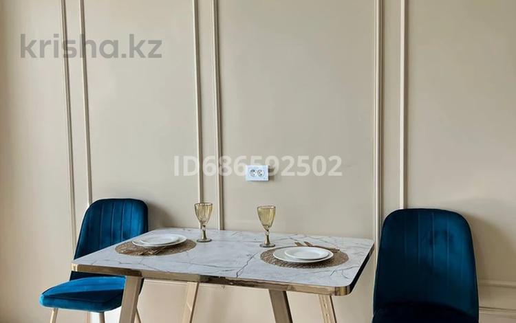 1-комнатная квартира · 56 м² · 1 этаж, Байтерекова 100/4 за 15 000 ₸ в Шымкенте, Каратауский р-н — фото 2