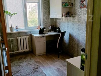 3-комнатная квартира, 48 м², 2/5 этаж, Ауэзова за ~ 16.4 млн 〒 в Петропавловске
