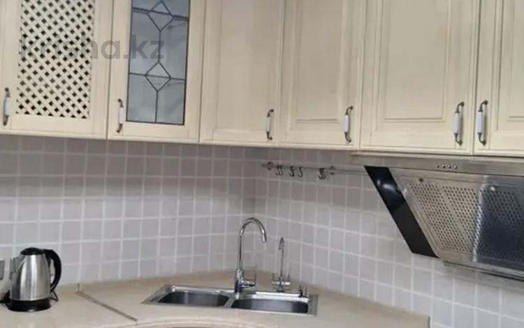 3-комнатная квартира · 90 м² · 7/12 этаж, Самал 2 70 за 650 000 ₸ в Алматы, Медеуский р-н — фото 2
