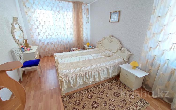 3-комнатная квартира, 61 м², 2/5 этаж, Мкр. 4 8 за 9.5 млн 〒 в Степногорске — фото 2