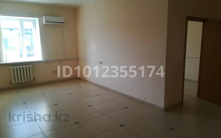 Кеңселер, кабинеттер және жұмыс орындары · 61 м², бағасы: 274 500 ₸ в Астане, Алматы р-н — фото 2