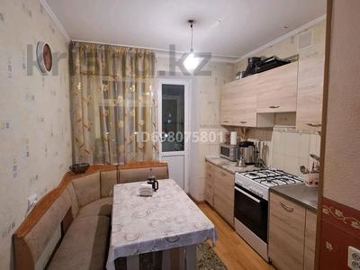 3-комнатная квартира, 63 м², 5/5 этаж помесячно, Жастар 50 — Желтоксан на против Технодом за 130 000 〒 в Талдыкоргане, мкр Жастар