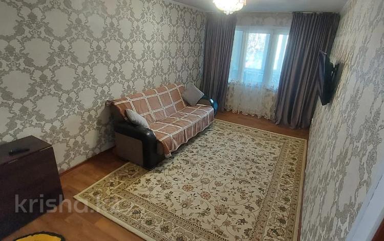 3-комнатная квартира, 60 м², 1/5 этаж, Самал за 18.2 млн 〒 в Талдыкоргане, мкр Самал — фото 2