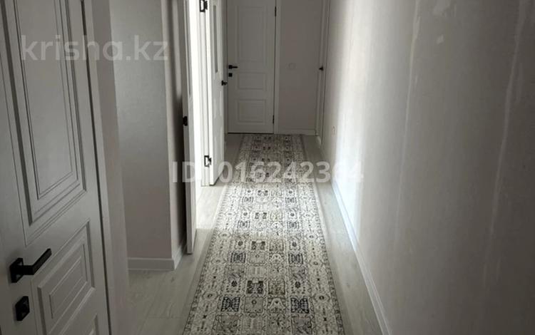 3-комнатная квартира · 75 м² · 3/5 этаж, мкр Бозарык 688/6 за 130 000 ₸ в Шымкенте, Абайский р-н — фото 2