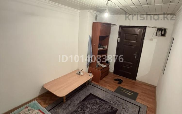 1-бөлмелі пәтер · 14 м² · 4/5 қабат, 2 ш/а. 72 — Гришина, бағасы: 2.2 млн ₸ в Актобе, мкр 8 — фото 2