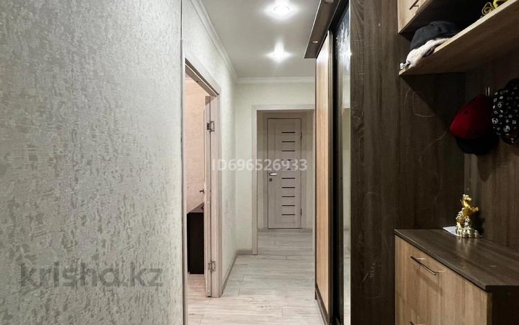 3-комнатная квартира · 65 м² · 1/5 этаж, Пришахтинск, Кемеровская 114 за 200 000 ₸ в Караганде, Алихана Бокейханова р-н — фото 2