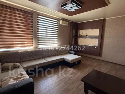 3-комнатная квартира · 89.2 м² · 4/5 этаж, Караменди би — Центральный рынок за 35 000 ₸ в Балхаше