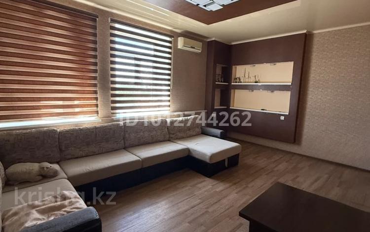 3-комнатная квартира · 89.2 м² · 4/5 этаж, Караменди би — Центральный рынок за 35 000 ₸ в Балхаше — фото 2