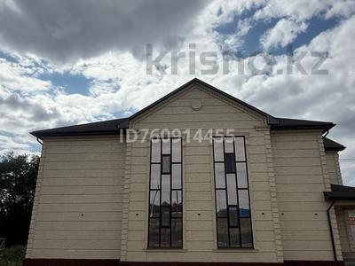 Отдельный дом · 9 комнат · 330 м² · 10 сот., Сарайшык 8 В — Возле бани береке за 78 млн 〒 в Актобе, жилой массив Заречный-4