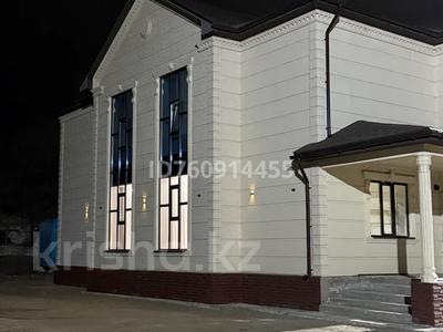 Отдельный дом · 9 комнат · 330 м² · 10 сот., Сарайшык 8 В — Возле бани береке за 80 млн ₸ в Актобе, жилой массив Заречный-4