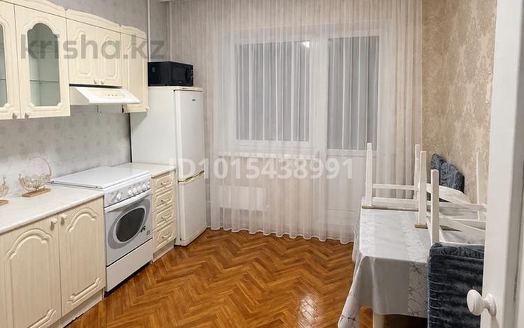 1-комнатная квартира · 45 м² · 2/5 этаж, мкр Айнабулак-2 80 за 200 000 ₸ в Алматы, Жетысуский р-н — фото 2