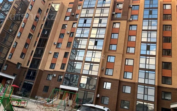3-бөлмелі пәтер · 90 м² · 1/5 қабат, Сары арка 14в, бағасы: 350 000 ₸ в Кокшетау — фото 2