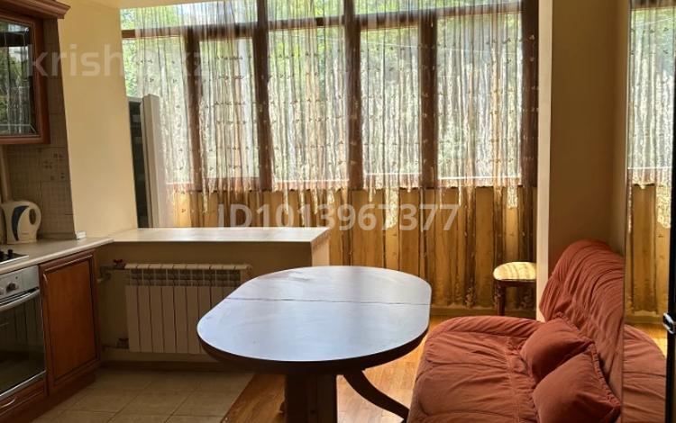 1-комнатная квартира · 41.5 м² · 2/5 этаж, Кабанбай батыра 71 — Кунаева за 300 000 ₸ в Алматы, Медеуский р-н — фото 2