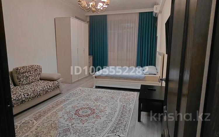 1-комнатная квартира · 52 м² · 9/14 этаж, 17-й мкр 11 за 230 000 ₸ в Актау — фото 2
