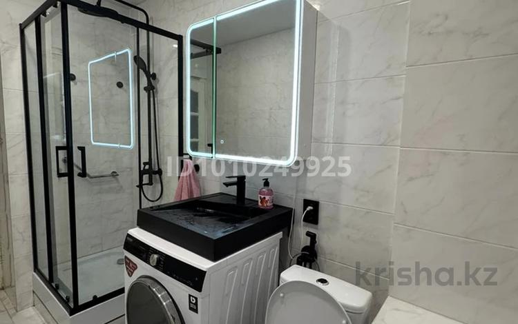 1-комнатная квартира · 34 м² · 1/5 этаж, Толстого 104 — Камзина Толстого рядом Батр Молл за 10 000 ₸ в Павлодаре — фото 4