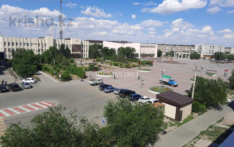 4-бөлмелі пәтер · 67.8 м² · 5/5 қабат, Сатпаева 119 — В центре города, бағасы: 15 млн ₸ — фото 2