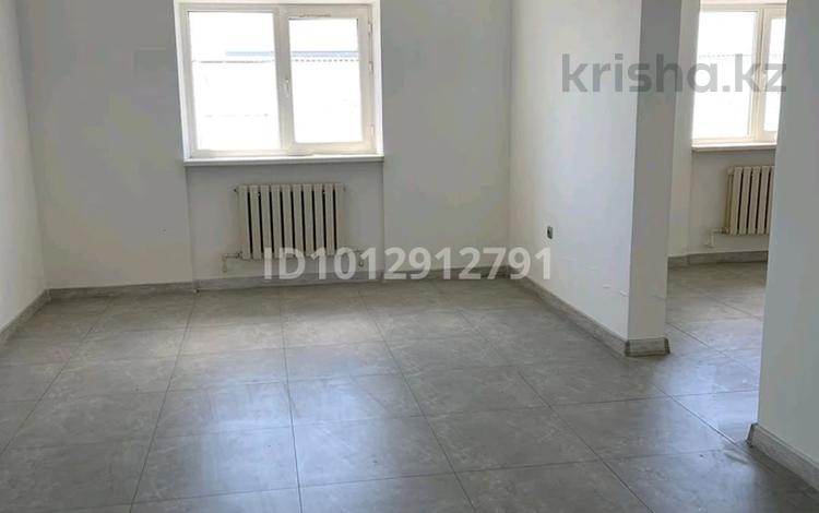 Свободное назначение, офисы, кабинеты и рабочие места · 60 м² за 50 000 ₸ в Атырау, мкр Ак депо — фото 2