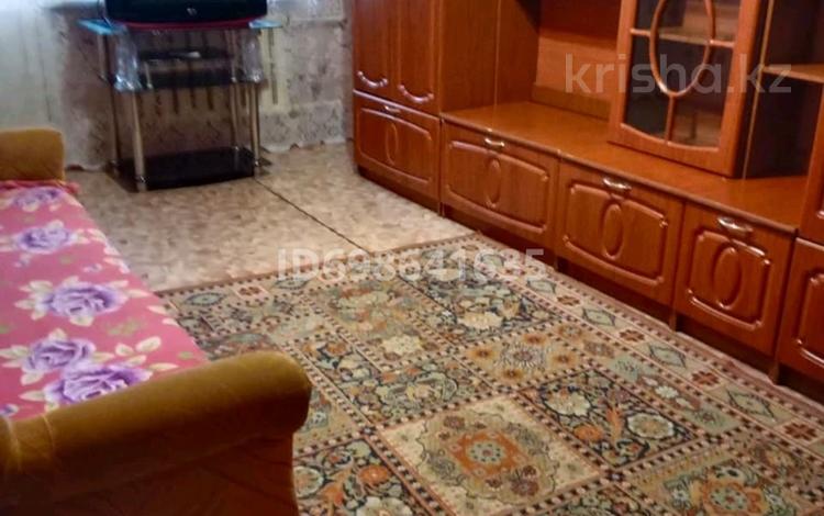 2-комнатная квартира · 48 м² · 3/5 этаж, мкр Юго-Восток, Мкр Юго-Восток, 29й микрорайон — Магазин Зета за 130 000 ₸ в Караганде, Казыбек би р-н — фото 2