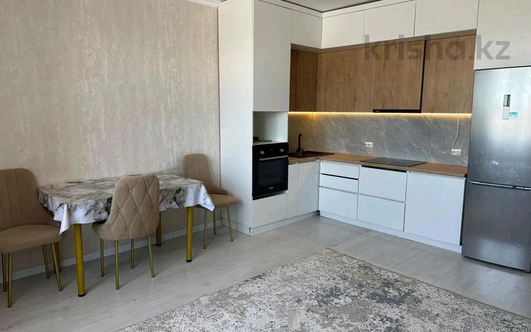 3-комнатная квартира · 80 м² · 8/12 этаж, Кайым Мухамедханов 25 — Омарова Хан шатыр за 320 000 ₸ в Астане, Есильский р-н — фото 2