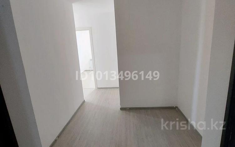 3-комнатная квартира · 74.1 м² · 8/17 этаж, Шафика Чокина — Возле школы Binom ул.Ш.Чокина 5 за 300 000 ₸ в Астане, Нура р-н — фото 2