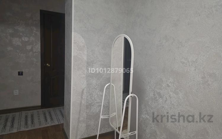 2-бөлмелі пәтер · 55 м² · 2/10 қабат, мкр 11 11, бағасы: 200 000 ₸ в Актобе — фото 2