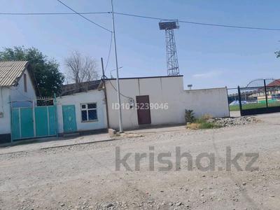 Жеке үй · 3 бөлме · 102 м² · 1 жүзд., Турсынова — Локомотив стадион Некрасов школа, бағасы: 10 млн ₸ в Туркестане