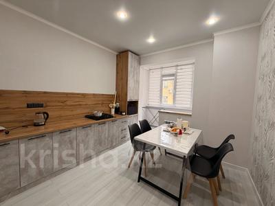 1-бөлмелі пәтер · 54 м² · 1/4 қабат, СУНДЕТА ЕСКАЛИЕВА 149, бағасы: 22 млн ₸ в Уральске