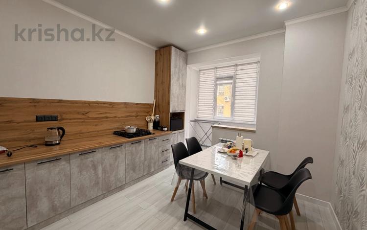 1-бөлмелі пәтер · 54 м² · 1/4 қабат, СУНДЕТА ЕСКАЛИЕВА 149, бағасы: 22 млн ₸ в Уральске — фото 18
