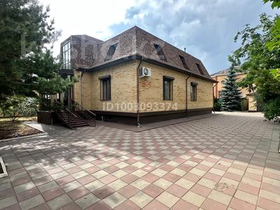 Отдельный дом · 5 комнат · 540 м² · 12 сот., мкр Кунгей за 135 млн 〒 в Караганде, Казыбек би р-н