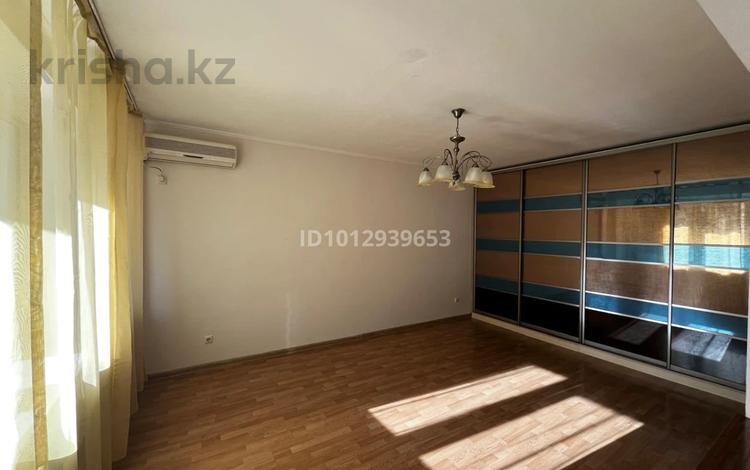 1-бөлмелі пәтер · 46 м² · 3/5 қабат, мкр Самал-2 — Достык, бағасы: 47.5 млн ₸ в Алматы, Медеуский р-н — фото 2