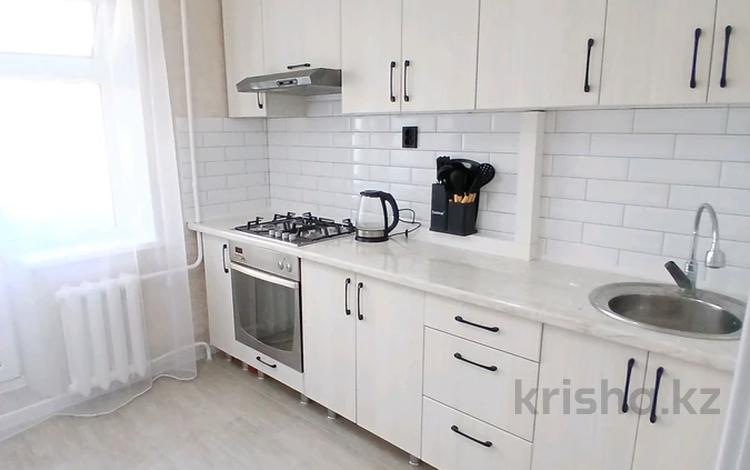2-комнатная квартира · 55 м² · 2/5 этаж, мкр Кунаева 52 за 200 000 ₸ в Уральске — фото 2