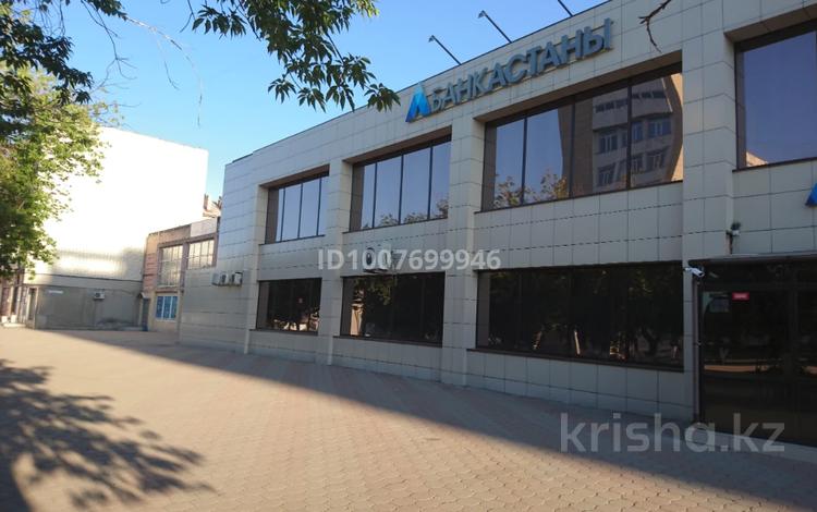 Свободное назначение · 300 м² за 330 000 ₸ в Караганде, Казыбек би р-н — фото 13
