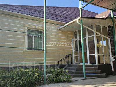 Отдельный дом · 9 комнат · 360 м² · 18 сот., Рахимова 18 за 100 млн 〒 в Таразе