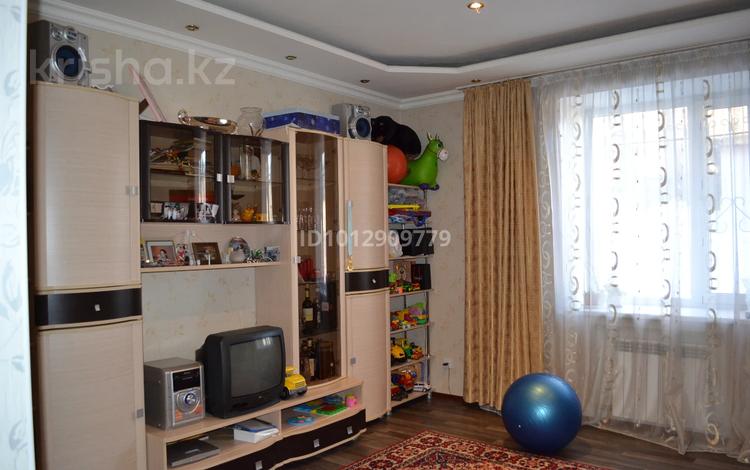 2-бөлмелі пәтер · 56 м² · 1/2 қабат, мкр Новый Город, Сарсекова 55 — Гоголя-Сатпаева, бағасы: 18 млн ₸ в Караганде, Казыбек би р-н — фото 2