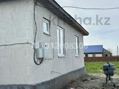 Отдельный дом · 4 комнаты · 100 м² · 10 сот., Ақжелкен 19 — 28- микро район за 18 млн ₸ в Усть-Каменогорске, Ново-Явленка