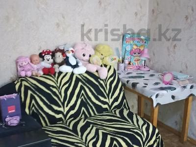 Аренда квартир в Алматинской обл.: 2-комнатная квартира · 42 м² · 1/5 этаж · помесячно, Аэродромная за 150 000 〒 2-комнатная квартира · 42 м² · 1/5 этаж · помесячно, Аэродромная за 150 000 〒 в Боралдае (Бурундай)