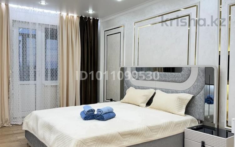 1-комнатная квартира · 42 м² · 3/5 этаж, мкр Арай-2 3 за 13 000 ₸ в Таразе — фото 2