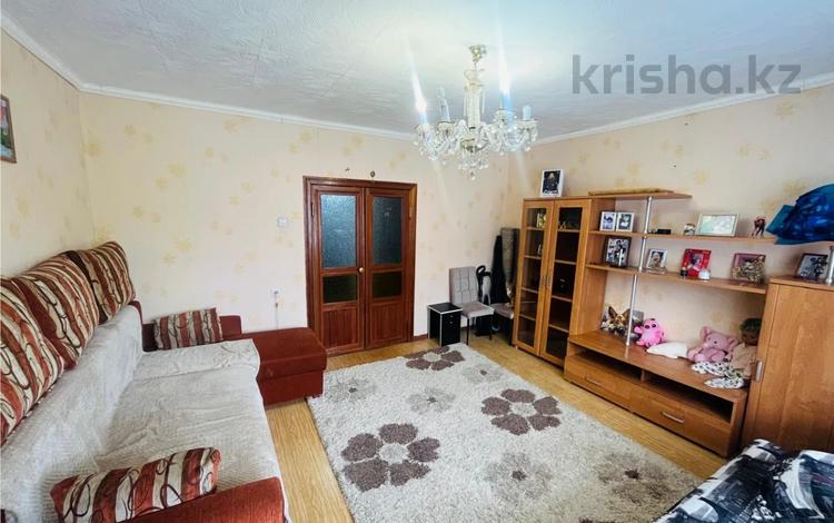 2-комнатная квартира · 53 м² · 1/10 этаж, мкр Юго-Восток, мкр Гульдер 1 4 за 20 млн ₸ в Караганде, Казыбек би р-н — фото 2