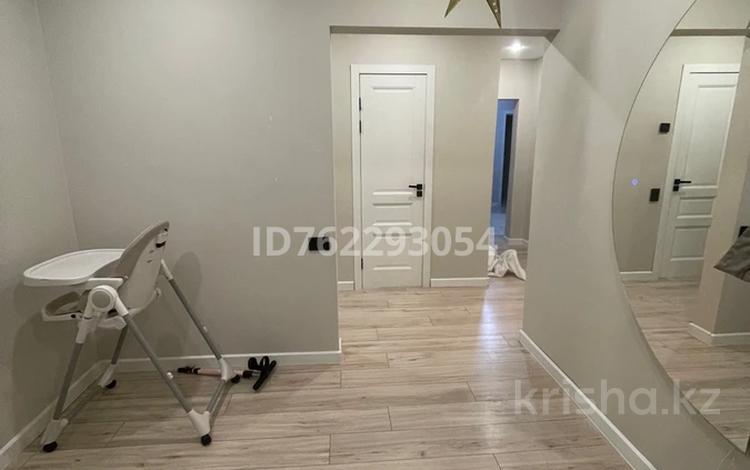 5-бөлмелі пәтер · 105 м² · 1/5 қабат, Майкудук, Мкр Голубые пруды 4, бағасы: 34 млн ₸ в Караганде, Алихана Бокейханова р-н — фото 2