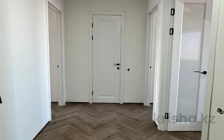 3-бөлмелі пәтер · 88 м² · 10/10 қабат, Алтын орда ш/а., Санкибай батыра, бағасы: 33 млн ₸ в Актобе, мкр. Алтын орда — фото 9