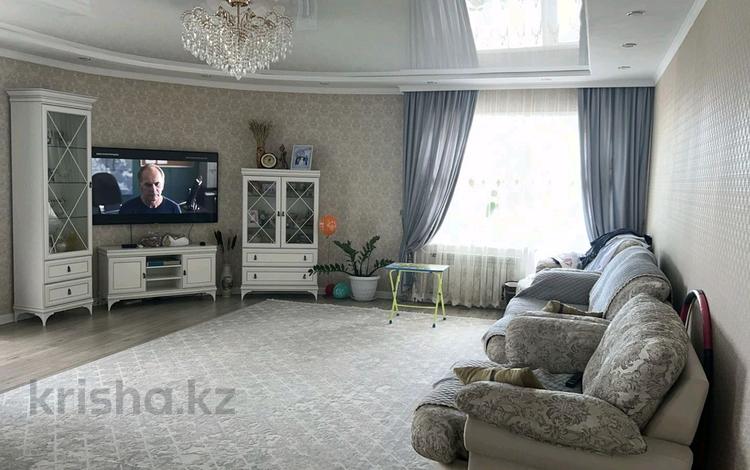 4-комнатная квартира, 140.6 м², 8/10 этаж, Назарбаева 2Н за 57.5 млн 〒 в Кокшетау — фото 2